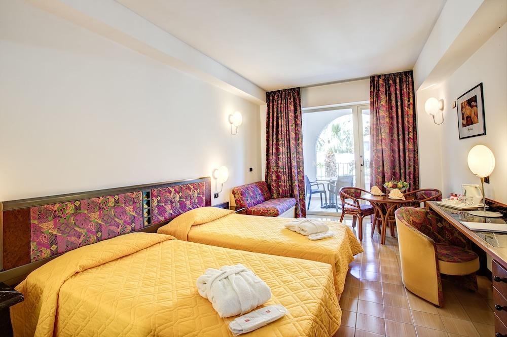Hotel Le Terrazze Letojanni Dış mekan fotoğraf