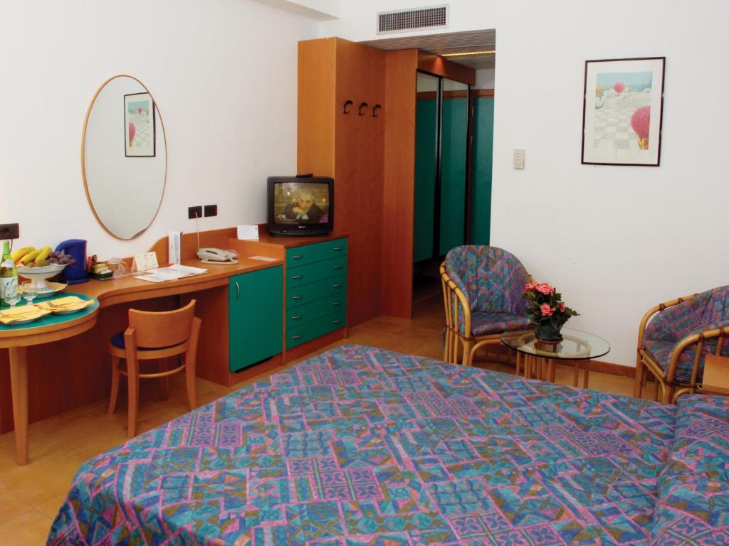 Hotel Le Terrazze Letojanni Oda fotoğraf