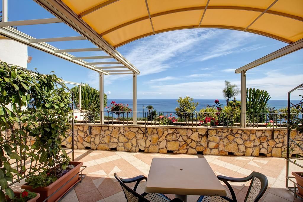 Hotel Le Terrazze Letojanni Dış mekan fotoğraf